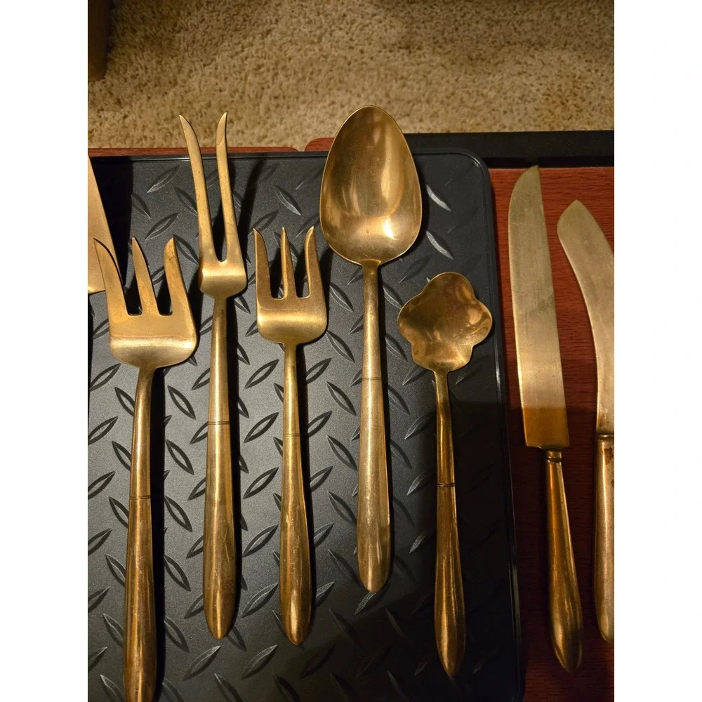 Unbranded vintage bronze